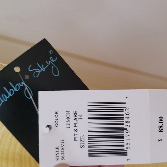 NWT Sleeveless yellow fit and flare dress Size 14 - Picture 3 of 5